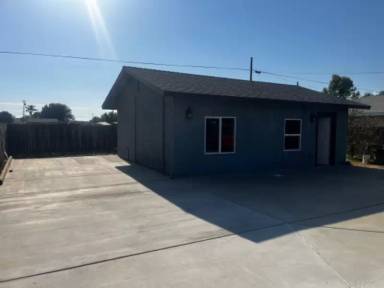 Main picture of 6045 Collins St