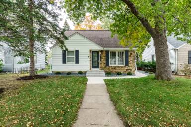 Main picture of 2741 Florida Ave S