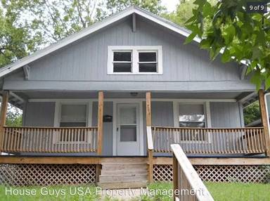 Main picture of 7114 Wabash Ave