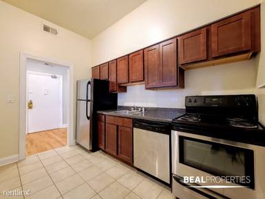 Main picture of 1425 N Dearborn St