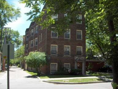 Main picture of 816 Simpson St