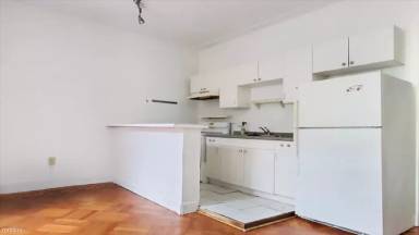 Main picture of 988 Bergen St