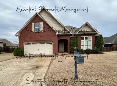 Main picture of 14401 Royal St George