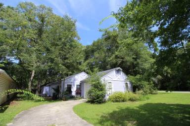 Main picture of 1920 SW 72nd St