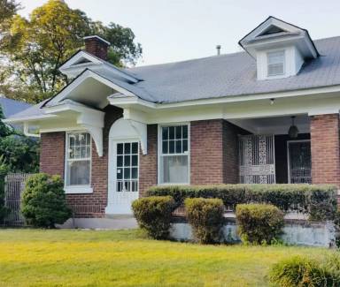 Main picture of 1808 Glenview Ave