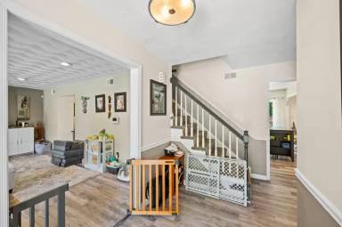 Main picture of 4399 Hialeah Dr