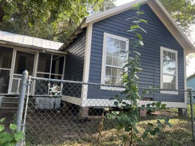 Main picture of 526 10th Ave