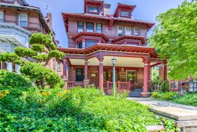Main picture of 4625 Spruce St
