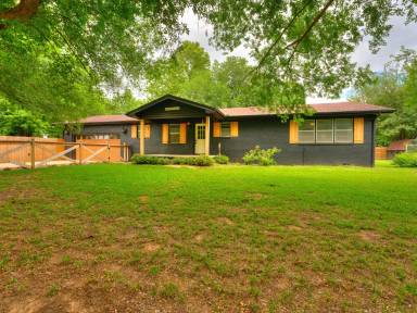 Main picture of 37002 45th St