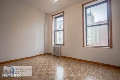 Main picture of 46 E 7th St