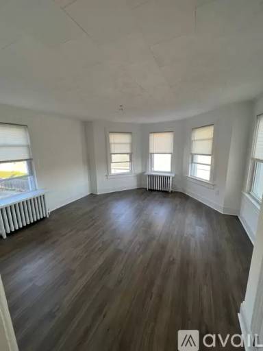 Main picture of 77 Sterling Pl