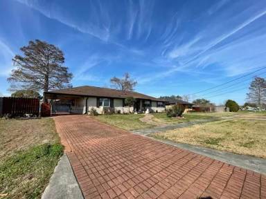Main picture of 2308 Margaret Ln
