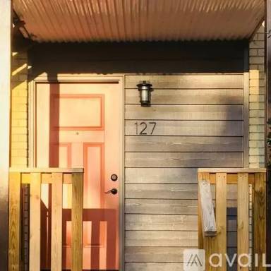 Main picture of 109 Peace St