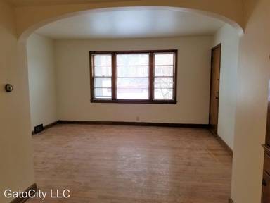 Main picture of 2672 N 75th St