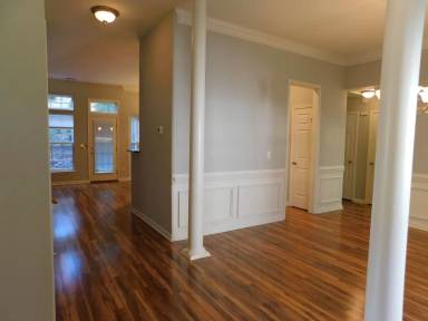 Main picture of 8003 Alma Blvd