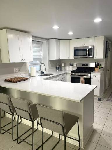 Main picture of 1110 W Newport Ave