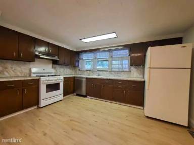 Main picture of 46 E 22nd St