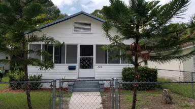 Main picture of 208 S 13th St