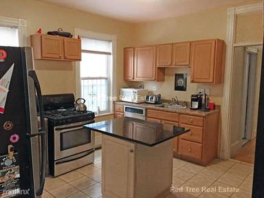 Main picture of 10 Bucknam St
