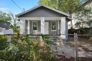 Main picture of 1113 W 5th St