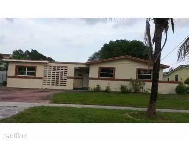 Main picture of 4240 NW 22nd St