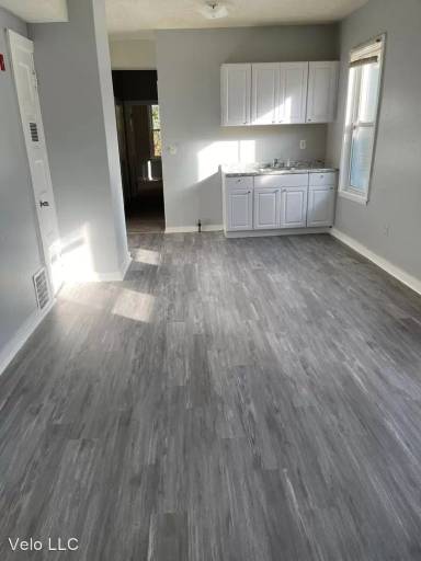 Main picture of 595 Winchester Ave