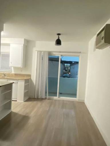 Main picture of 12720 Pacific Ave