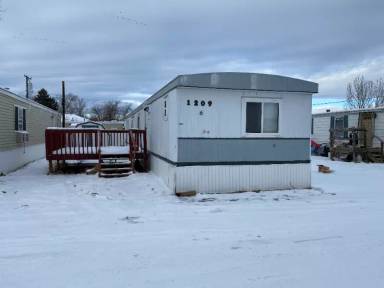 Main picture of 1209 E 6th St