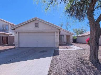 Main picture of 3913 N 105th Dr