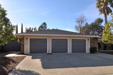 Main picture of 413 Pinehurst Ave