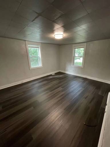 Main picture of 211 Park Ave
