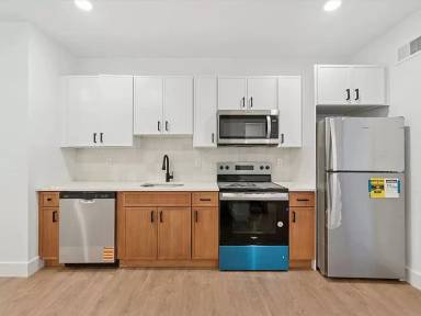Main picture of 2520 N Front St