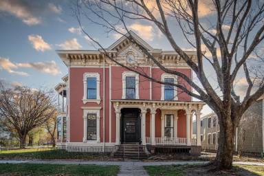 Main picture of 3805 Franklin Blvd