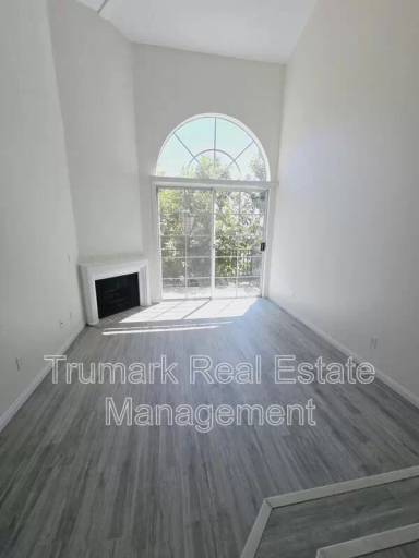 Main picture of 475 E Orange Grove Ave