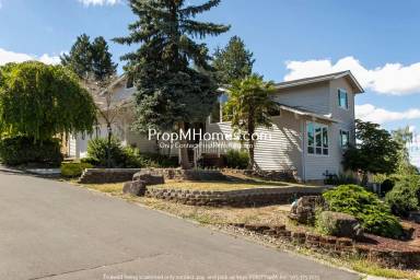 Main picture of 8271 SW 184th Ave