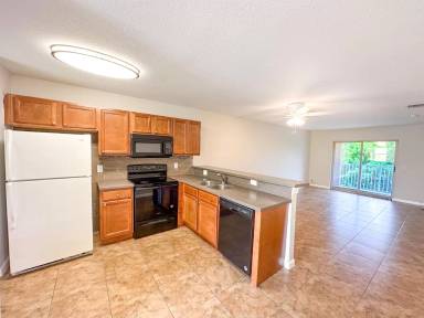 Main picture of 2107 SE 3rd St