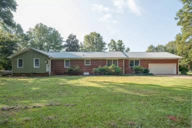 Main picture of 8001 Irwin Rd