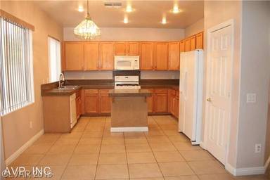 Main picture of 1604 Tamborine Ct