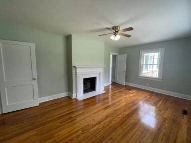 Main picture of 701 S Andrews Ave