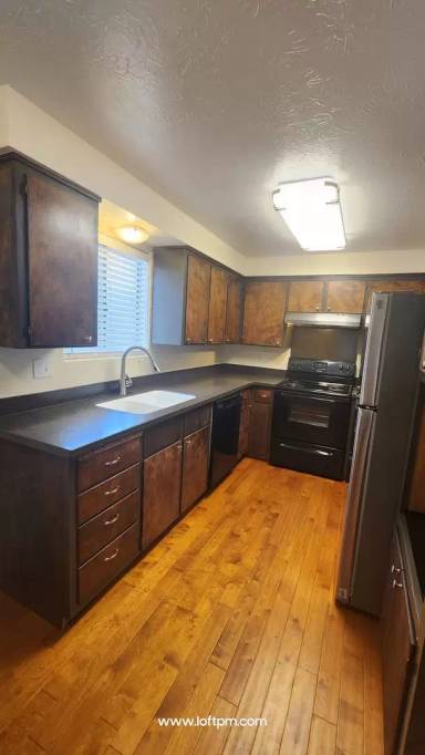 Main picture of 448 NW 9th St