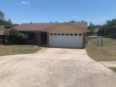 Main picture of 118 Bridle Dr