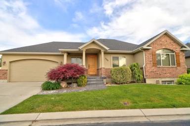 Main picture of 689 W 1310 N
