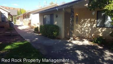 Main picture of 325 N Main St