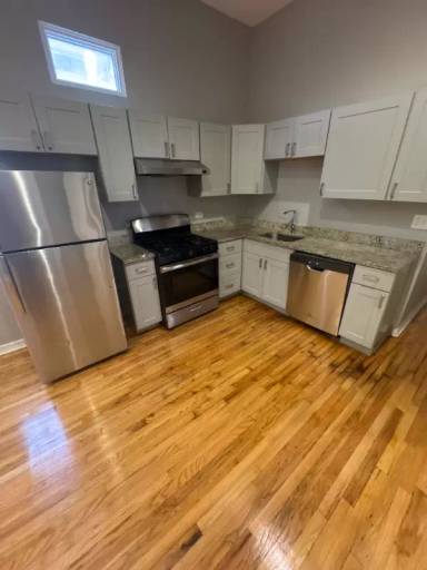 Main picture of 5906 S Lasalle St