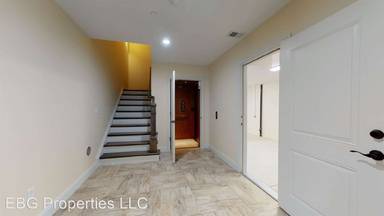 Main picture of 250 42nd St