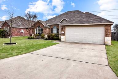 Main picture of 1231 Neuberry Cliffe