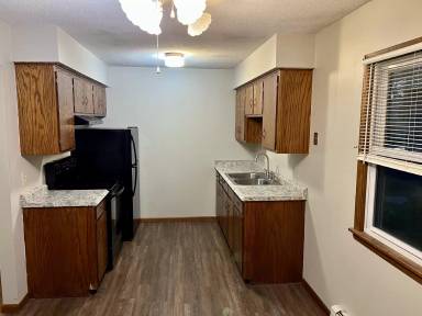 Main picture of 240 Madison St - 4