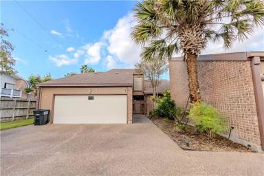 Main picture of 4902 Saratoga Blvd