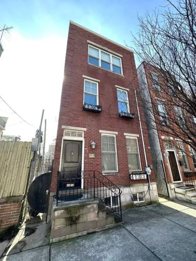 Main picture of 2012 Poplar St