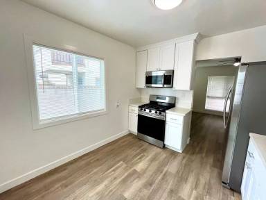 Main picture of 14618 Larch Ave